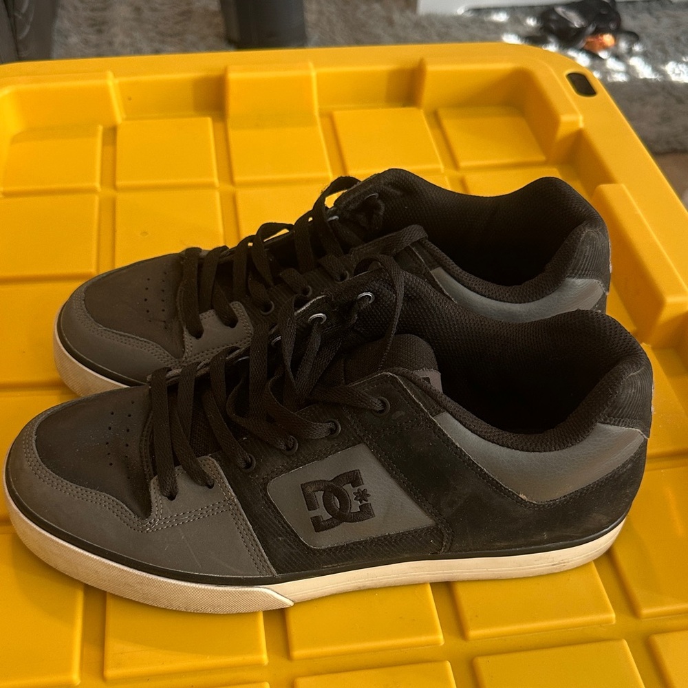 DC Men's Charcoal and Black Sneakers